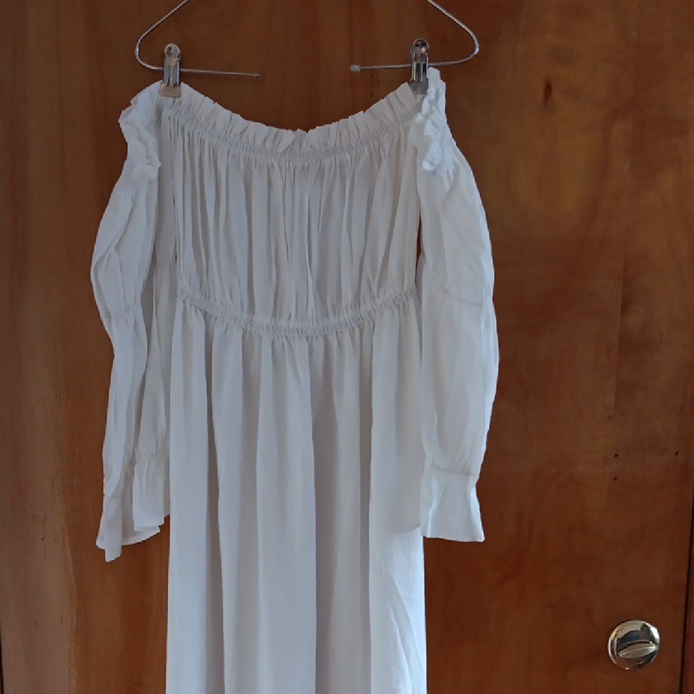 Anna-Kaci White Off-Shoulder Dress NWT